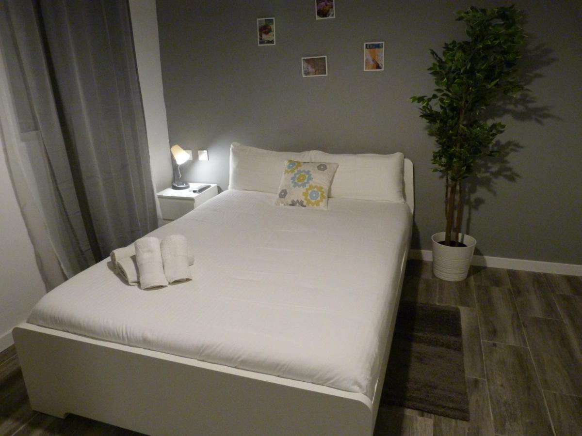 Ferienwohnung Intimo Y Acogedor "Algunos" Con Banera Hidromasaje Valencia Exterior foto
